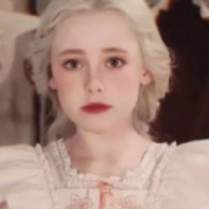 Meet your Posher, Isabella